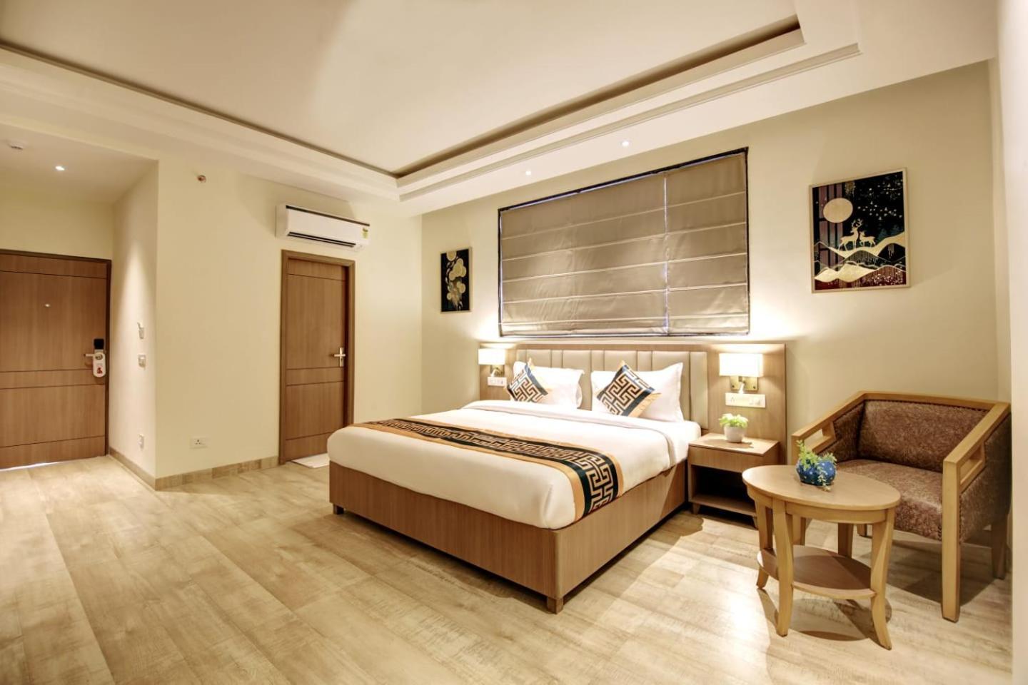 Hotel Grand Aerotech Yeni Delhi Dış mekan fotoğraf