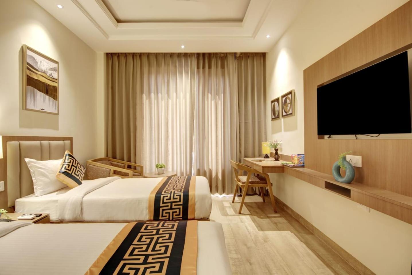 Hotel Grand Aerotech Yeni Delhi Dış mekan fotoğraf